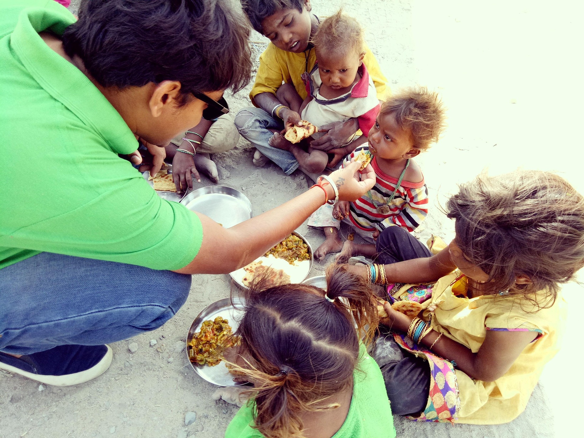 Volunteers supporting families with food